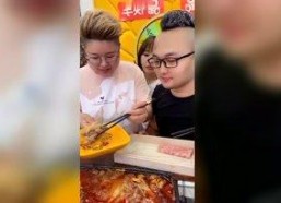 娱乐吃瓜酱吃饭视频在线观看